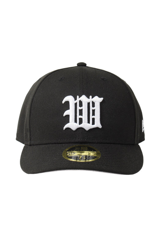 WACKO MARIAとNEW ERAのコラボレーションアイテムのキャップの商品画像です。
カラーはブラックで、型はクラウンが少し曲がっているLP 59 FIFTYというモデルになります。
こちらの商品は通信販売にて購入が可能です。