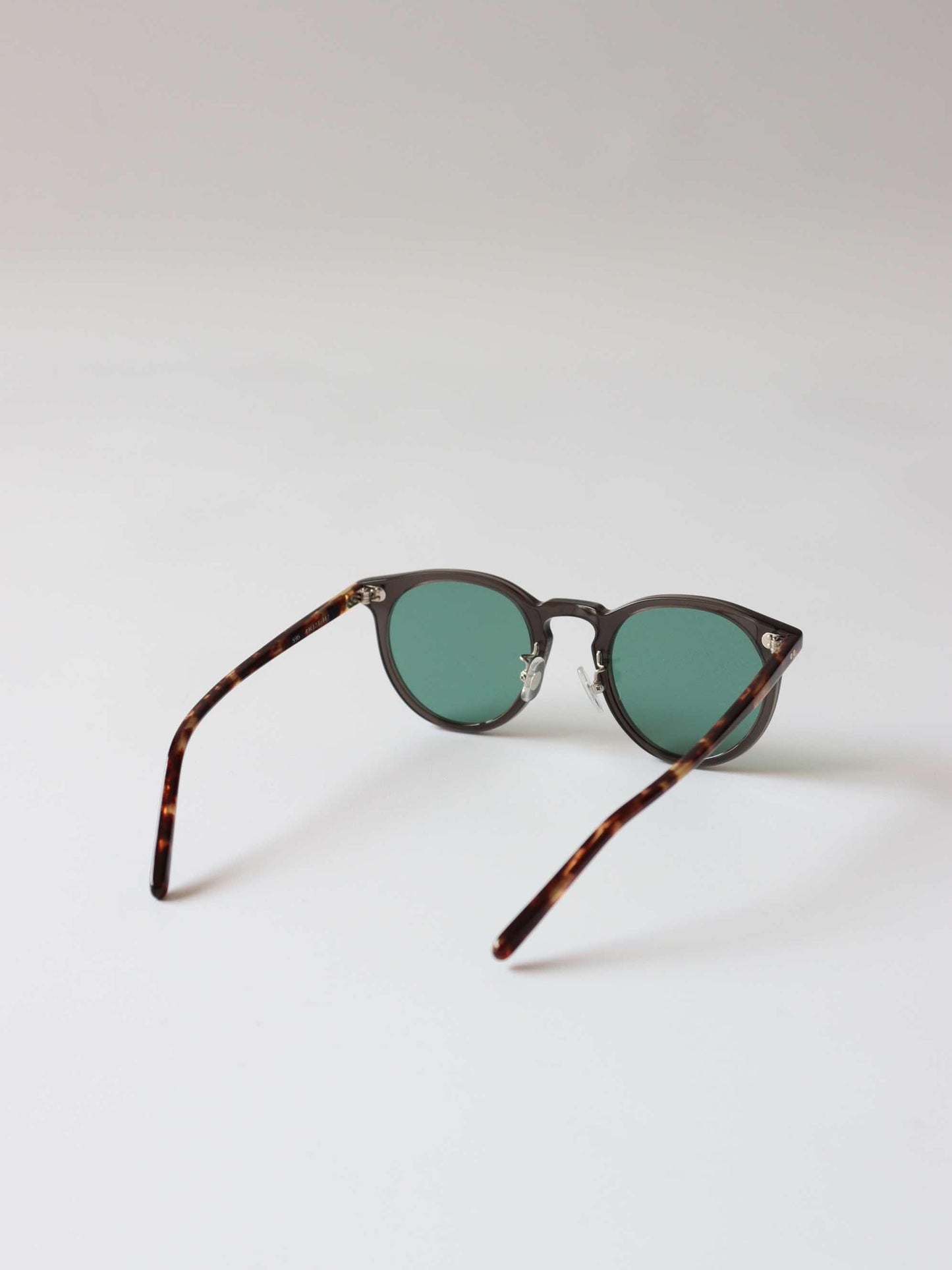 UH0595 / SUNGLASSES