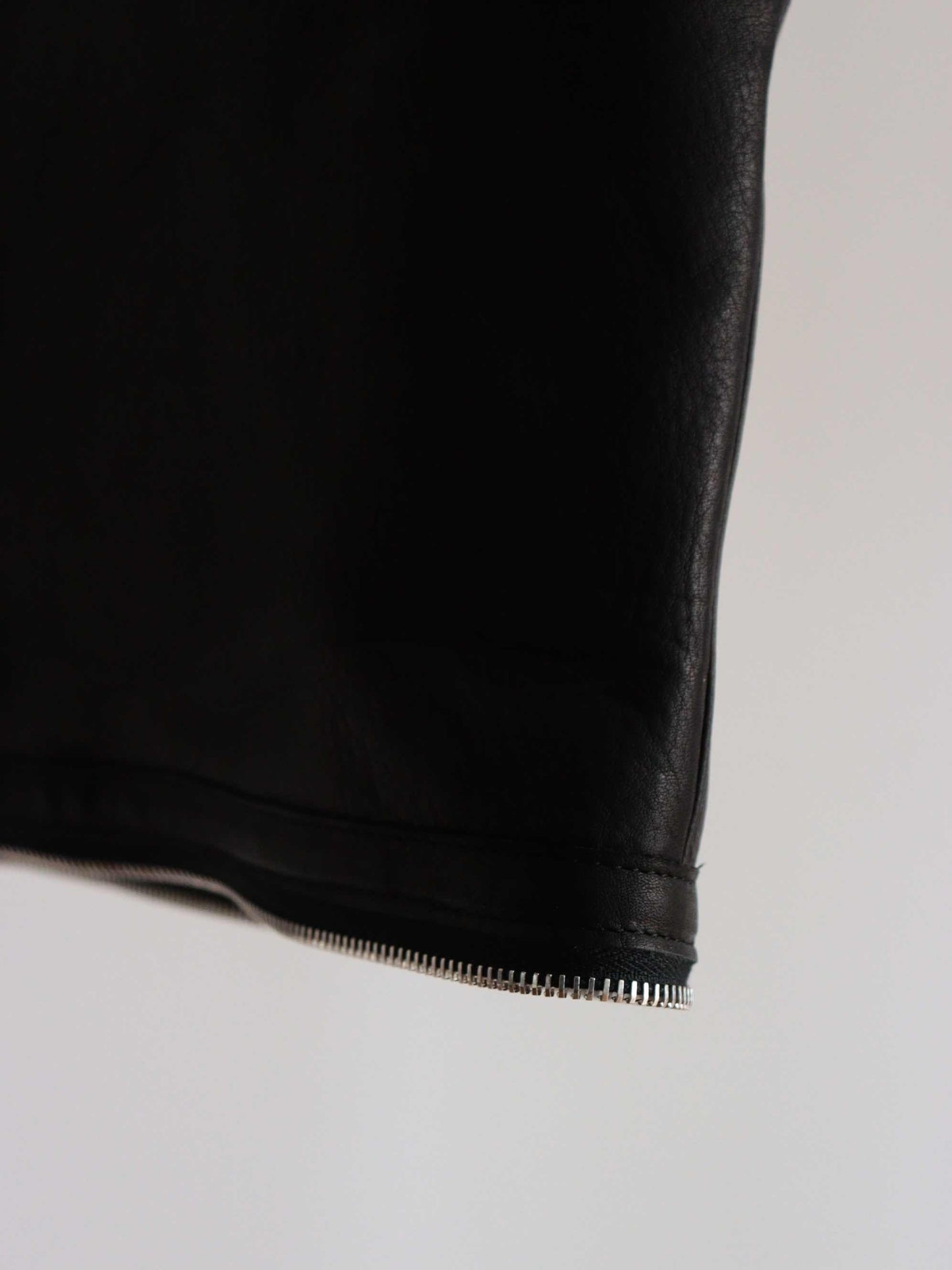 US2479 / EX-LEATHER STRAP VEST