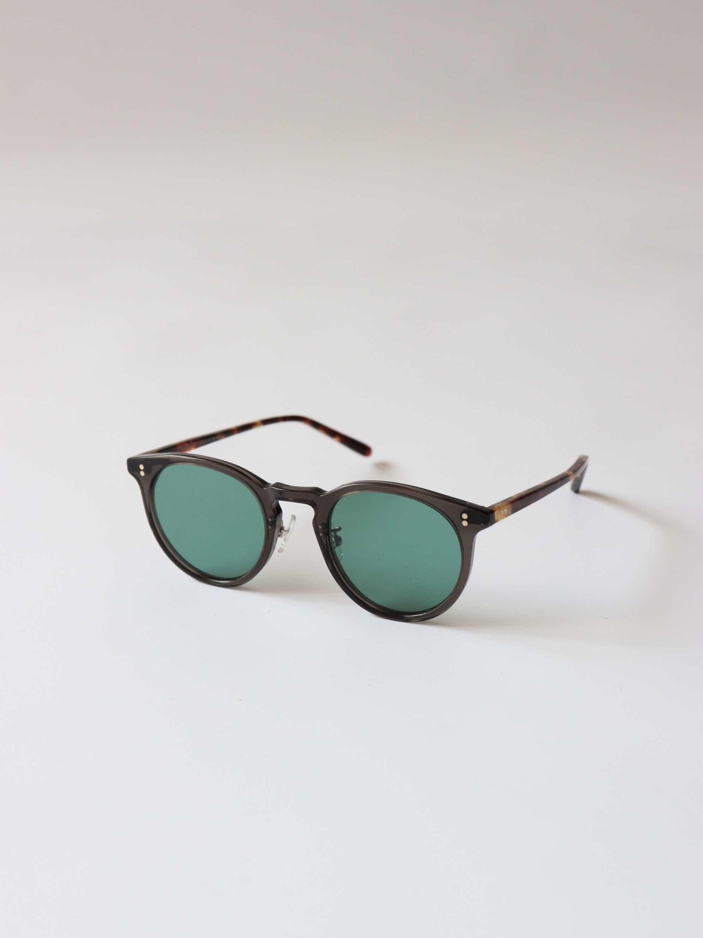 UH0595 / SUNGLASSES