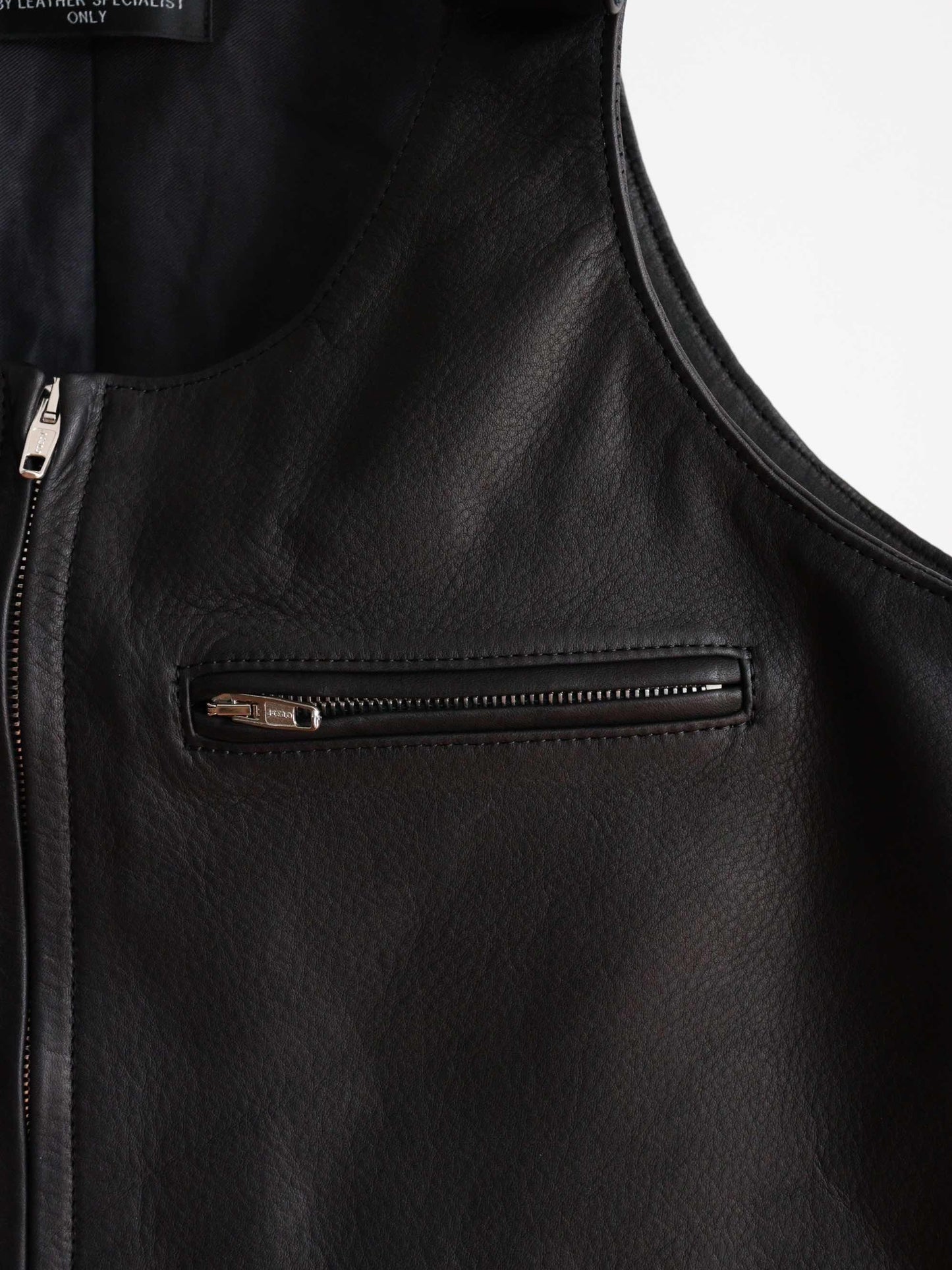 US2479 / EX-LEATHER STRAP VEST