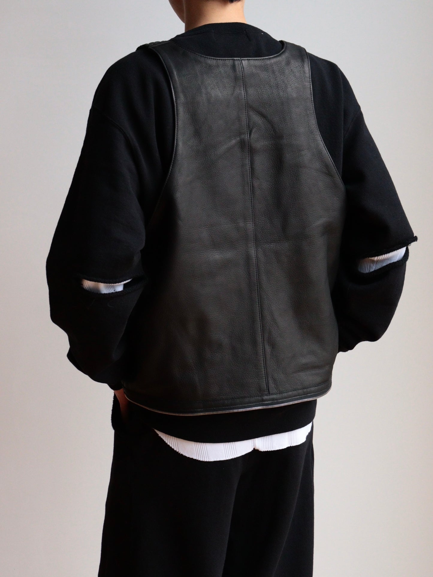 US2479 / EX-LEATHER STRAP VEST