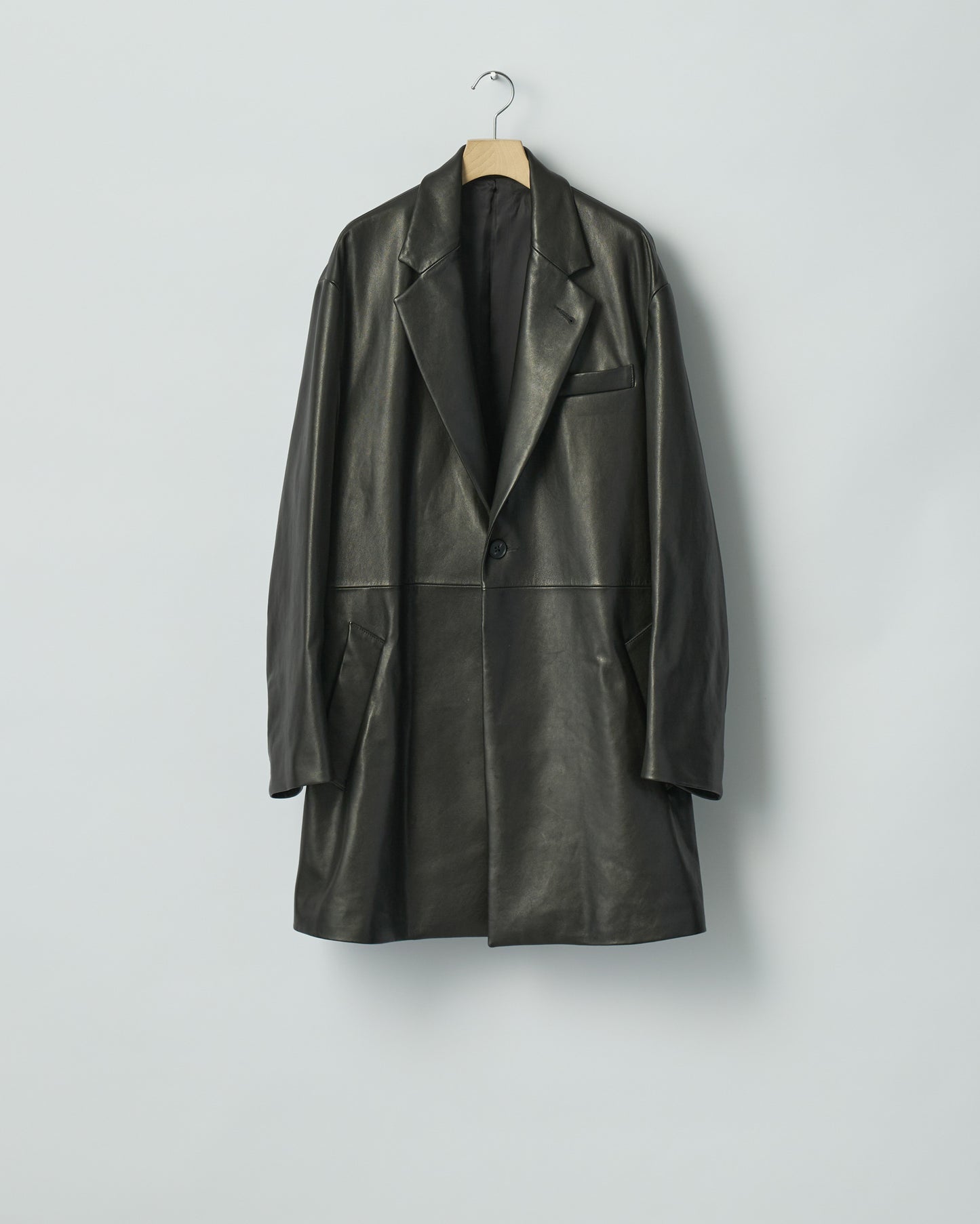 sssteinのLAMBS LEATHER HALF COATのBLACKの商品画像です。こちらの商品は通販で購入が可能です。