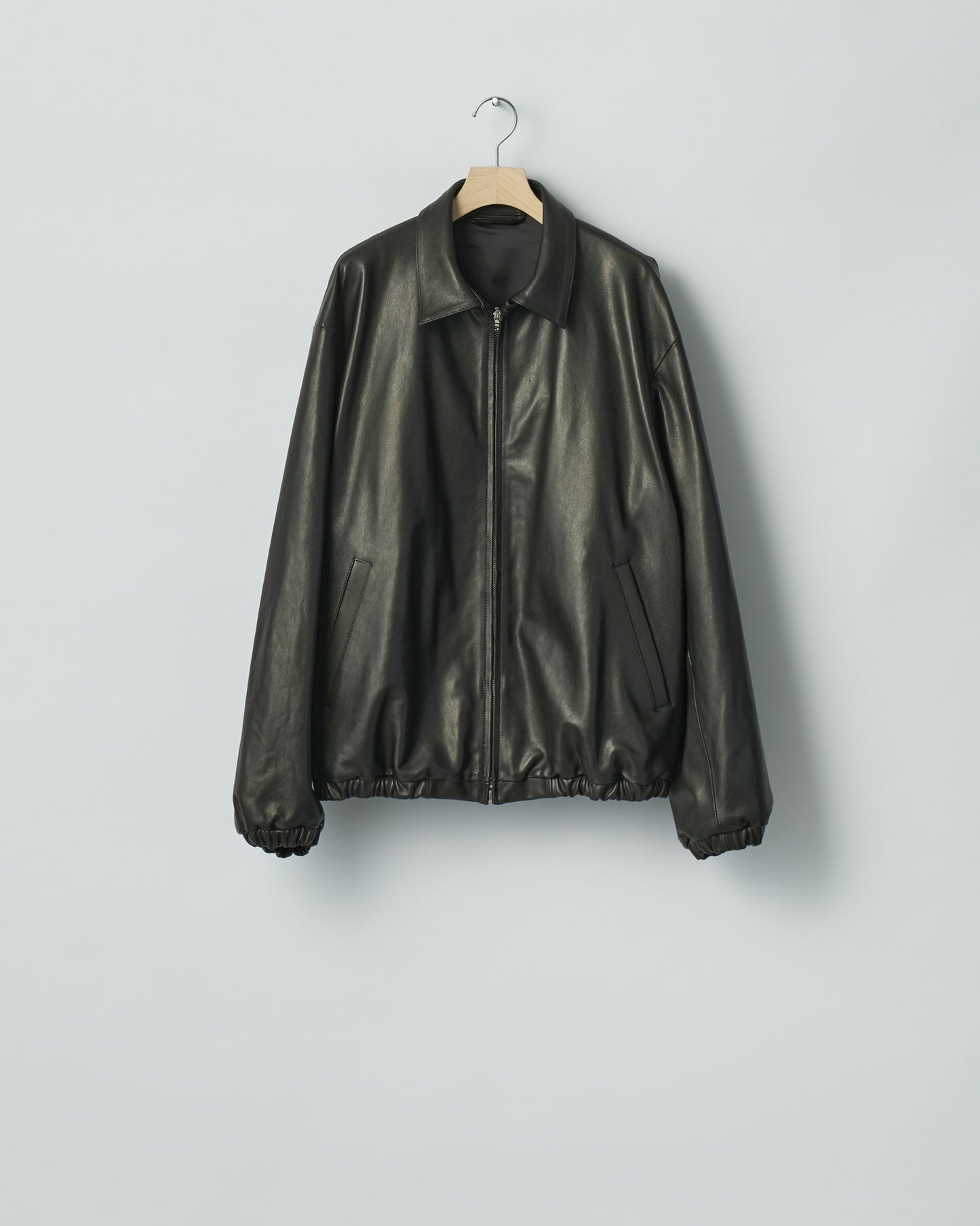 sssteinのLAMBS LEATHER LIGHT ZIP JACKETのカラーがブラックの正面が写った商品画像です。