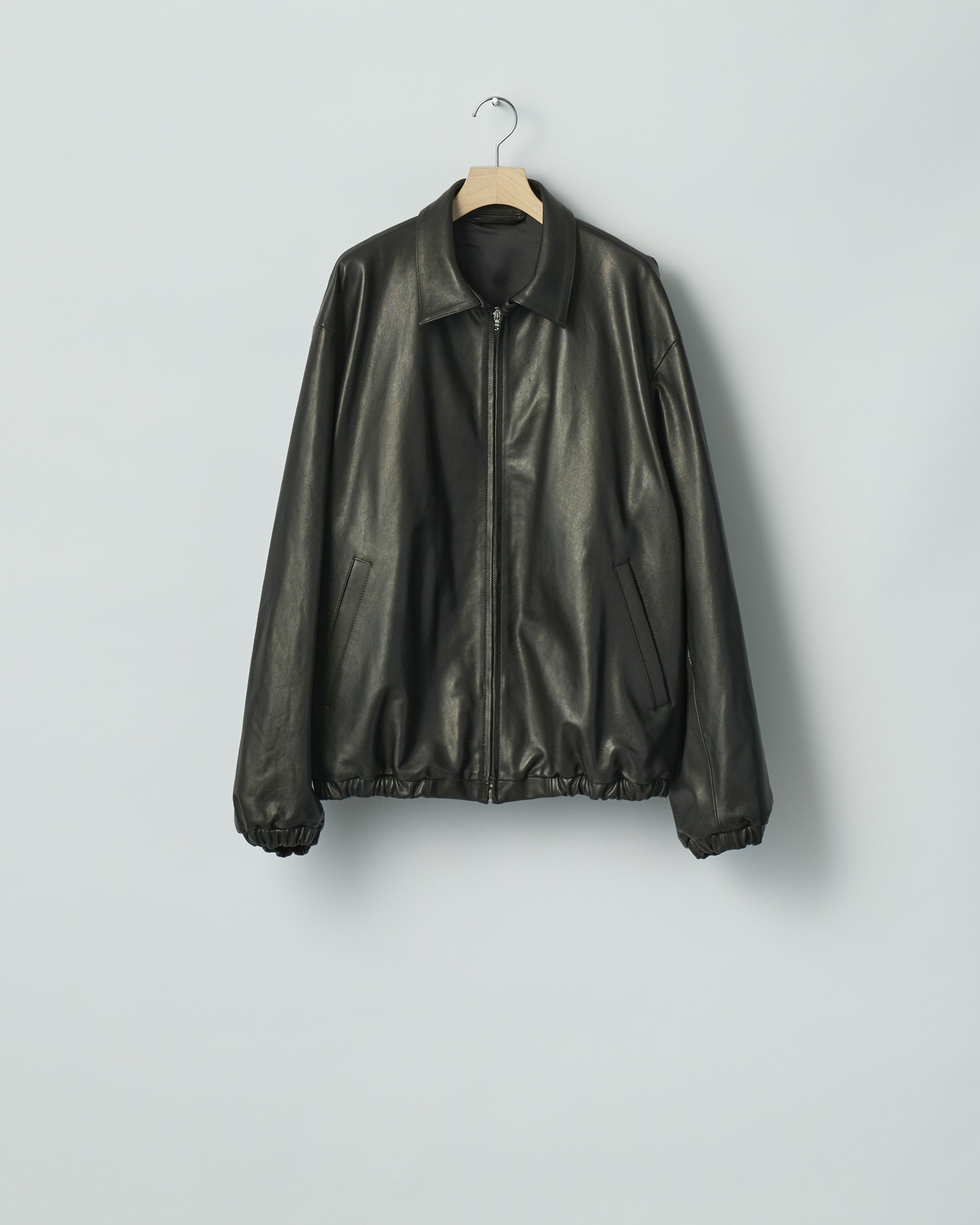 sssteinのLAMBS LEATHER LIGHT ZIP JACKETのカラーがブラックの正面が写った商品画像です。