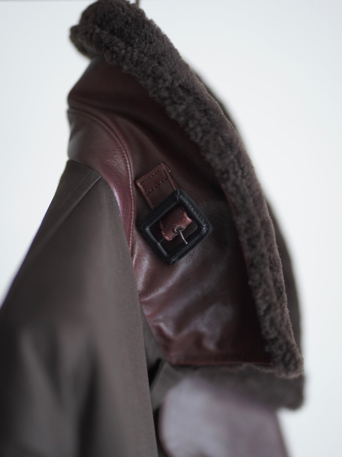 sssteinのMOUTON COLLAR PADDED JACKET カラーはDARK BROWN の物撮りアップの画像です。通販で購入可能です。