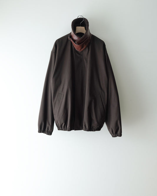 sssteinのMOUTON COLLAR PADDED JACKET カラーはDARK BROWN の立ち襟の画像です。通販で購入可能です。